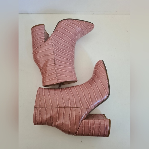 Dorothy Perkins pink faux leather ankle boots mock croc block heel new - Picture 7 of 8
